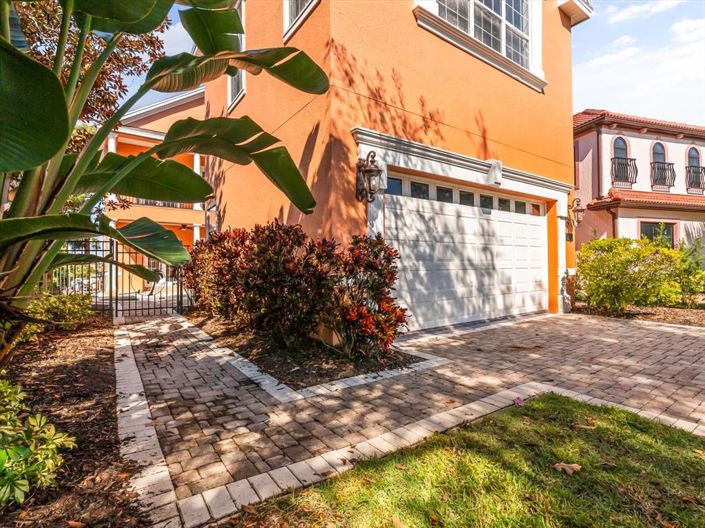 Image No.4-6 Bed House for sale