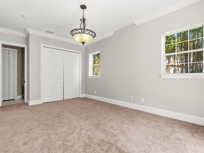 Image No.45-6 Bed House for sale