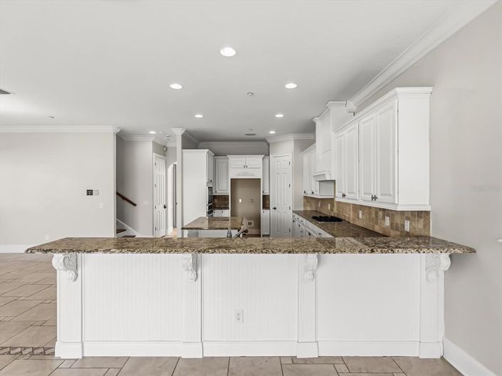 Image No.6-6 Bed House for sale