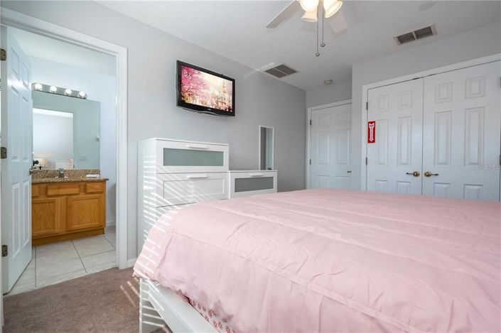 Image No.18-3 Bed Townhouse for sale