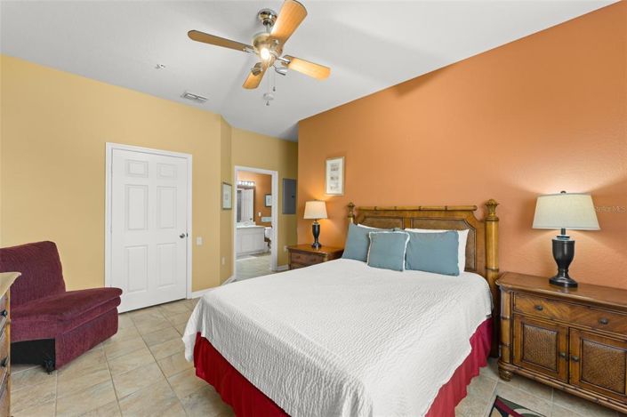 Image No.24-3 Bed Apartment for sale