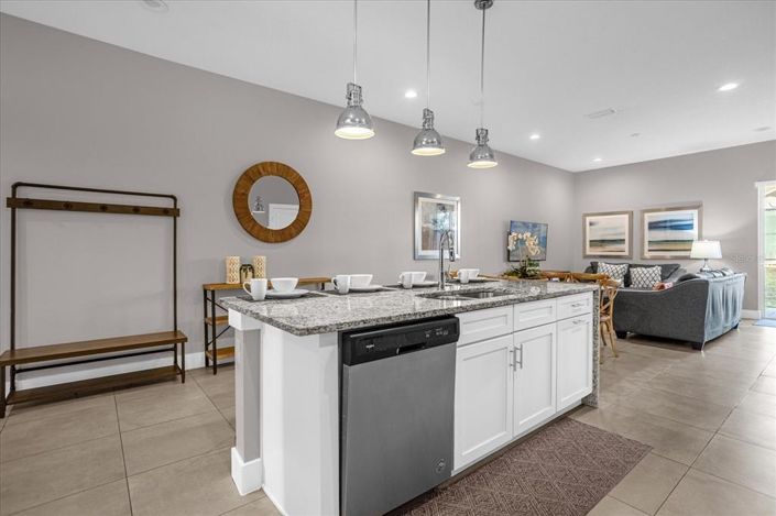 Image No.10-4 Bed Townhouse for sale