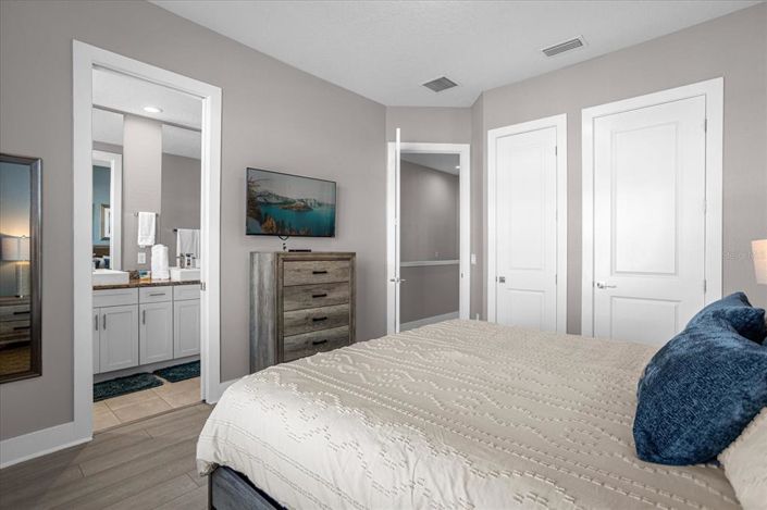 Image No.22-4 Bed Townhouse for sale