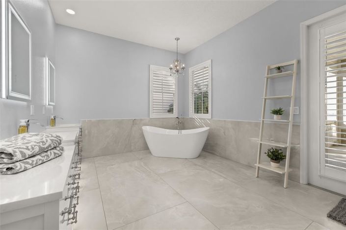 Image No.39-5 Bed House for sale