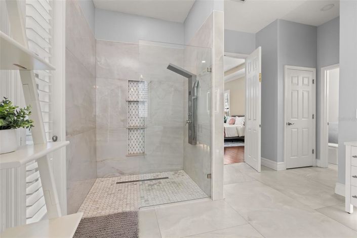 Image No.41-5 Bed House for sale