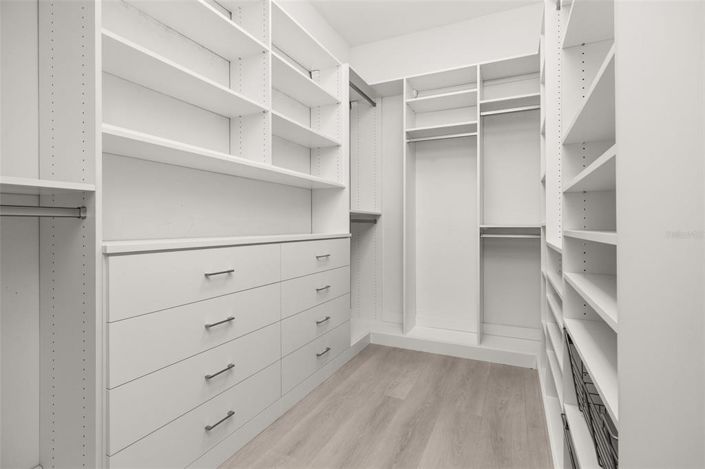 Image No.45-5 Bed House for sale