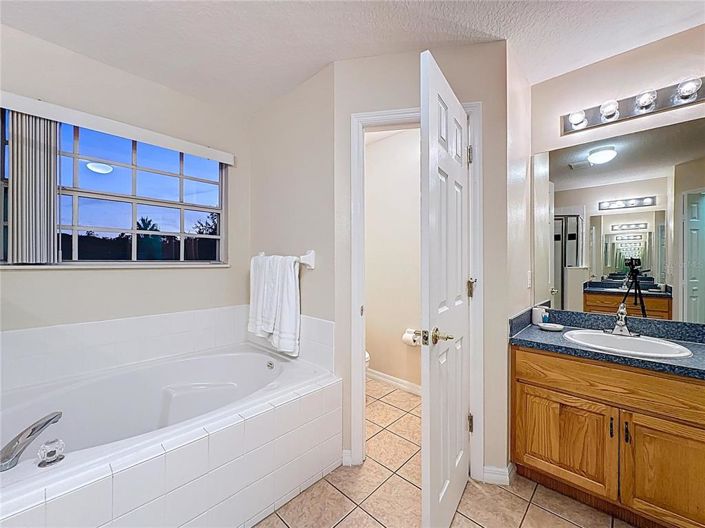 Image No.53-5 Bed House for sale