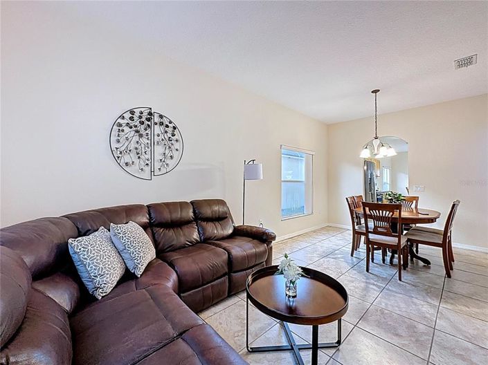 Image No.9-5 Bed House for sale