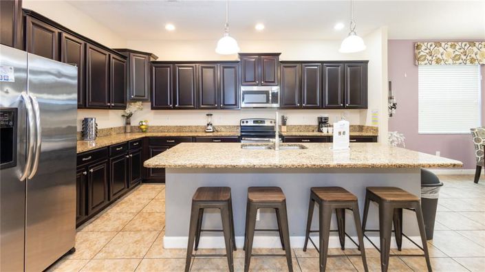 Image No.9-6 Bed House for sale