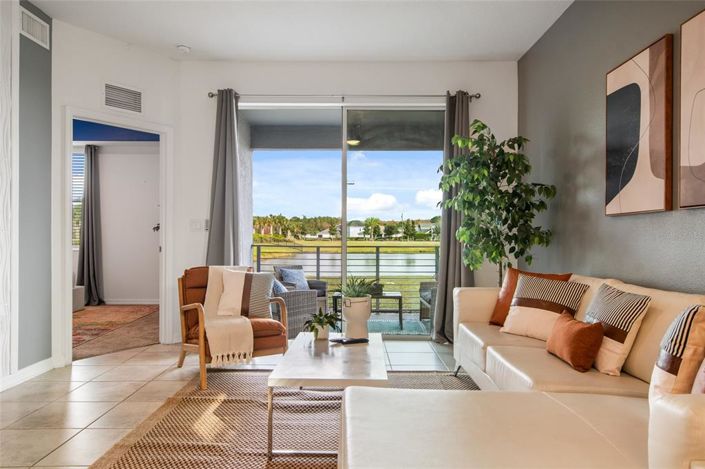 Image No.21-3 Bed Apartment for sale