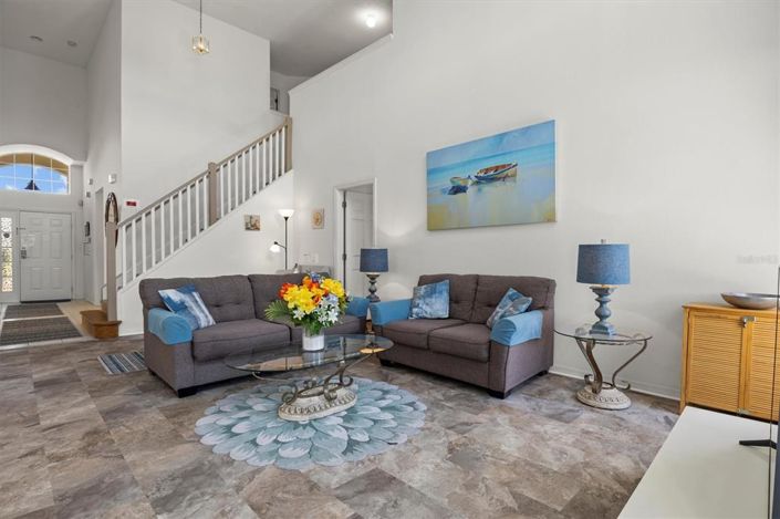 Image No.6-5 Bed House for sale