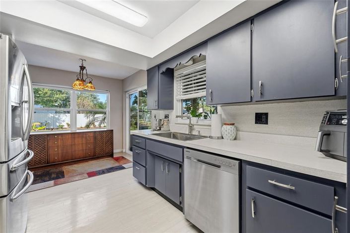 Image No.11-3 Bed House for sale