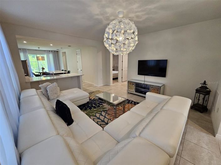 Image No.11-3 Bed House for sale