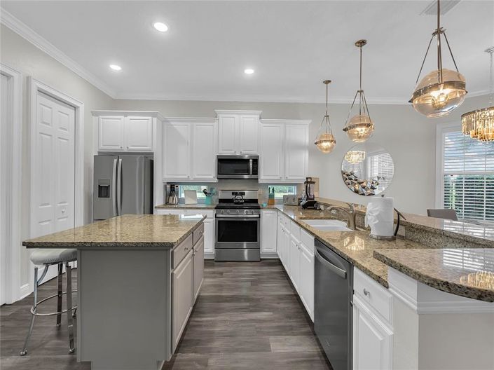 Image No.2-5 Bed House for sale