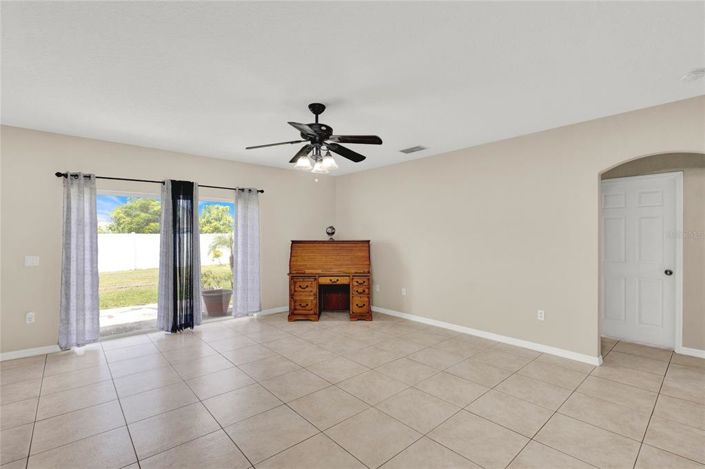 Image No.12-4 Bed House for sale