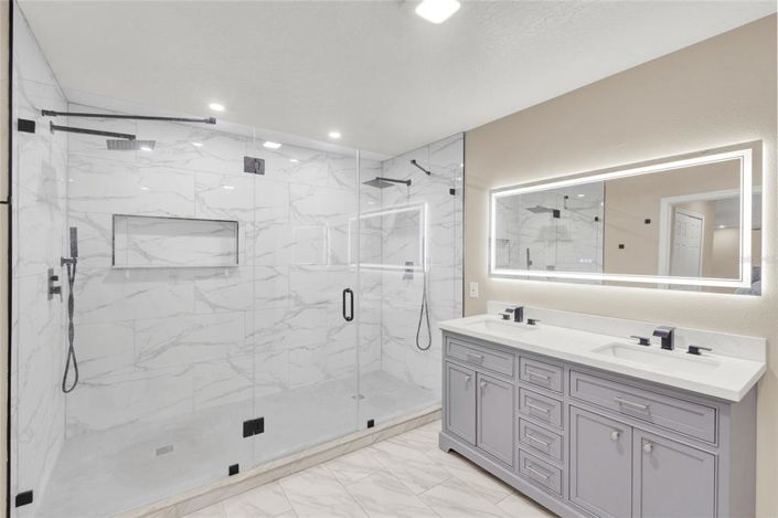 Image No.28-4 Bed House for sale