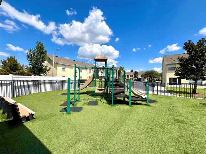 Image No.25-3 Bed Apartment for sale