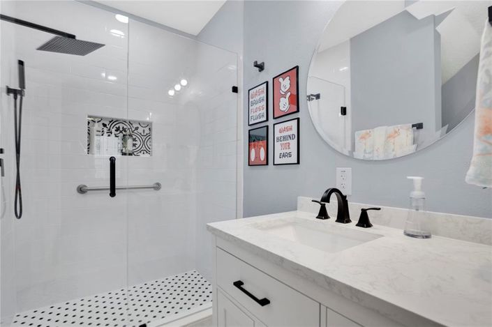 Image No.19-6 Bed House for sale