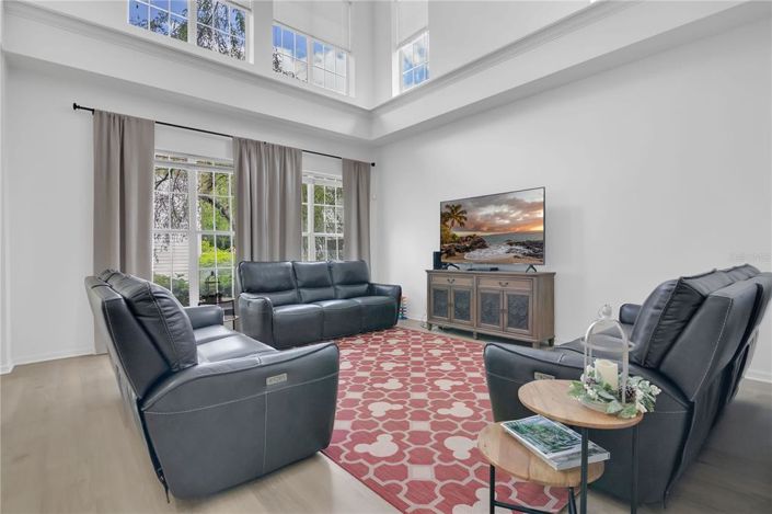 Image No.6-6 Bed House for sale