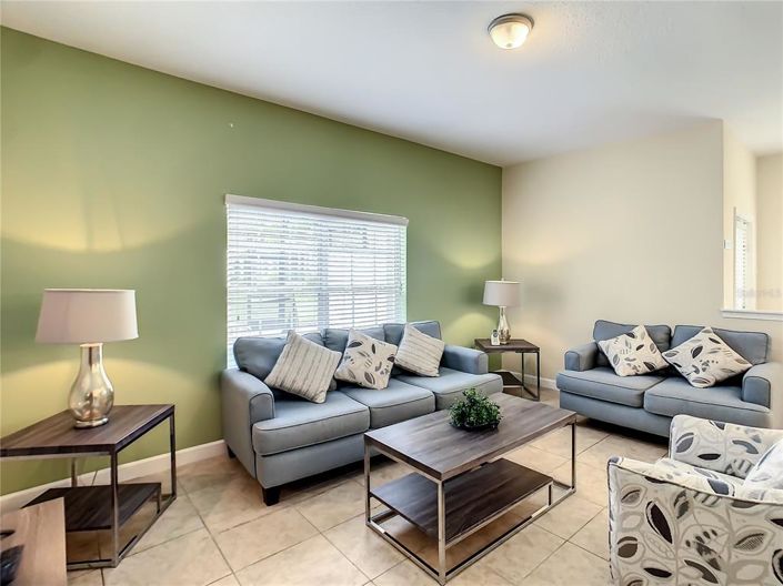 Image No.19-5 Bed Townhouse for sale