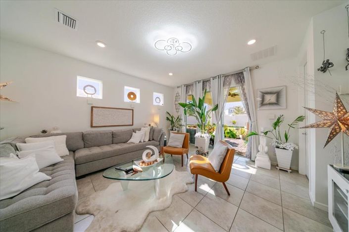 Image No.25-2 Bed Villa for sale