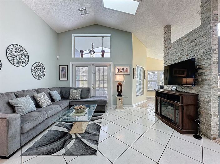 Image No.13-4 Bed House for sale