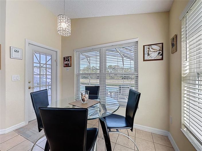 Image No.18-4 Bed House for sale