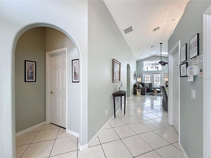 Image No.8-4 Bed House for sale