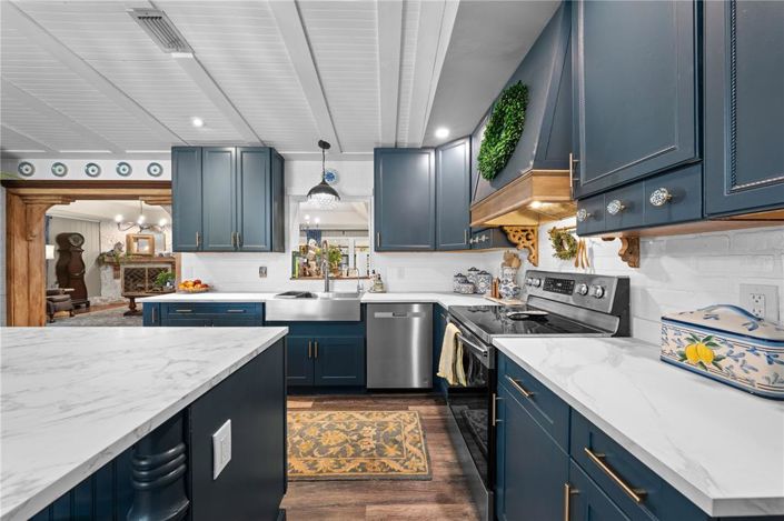 Image No.15-3 Bed House for sale