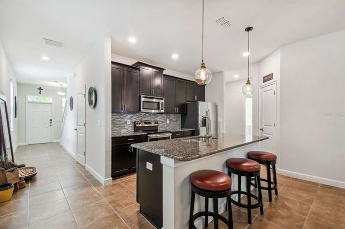 Image No.8-3 Bed House for sale