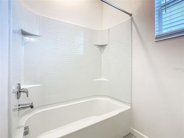 Image No.30-8 Bed House for sale