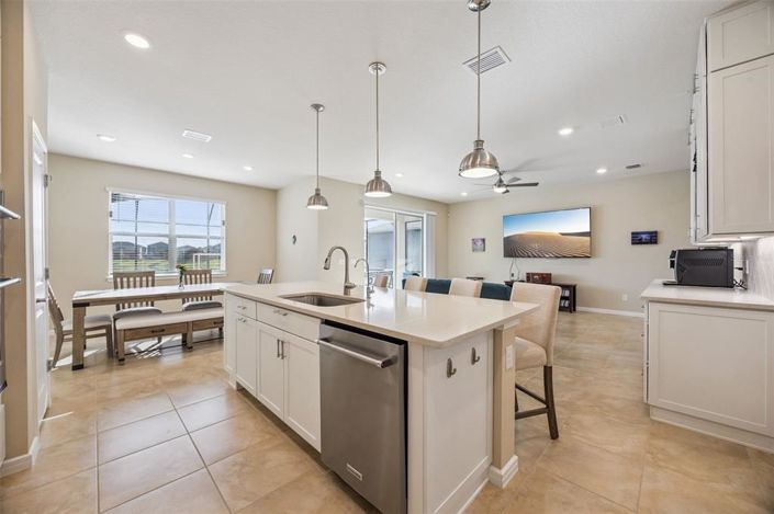 Image No.6-5 Bed House for sale