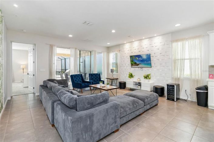 Image No.7-7 Bed House for sale