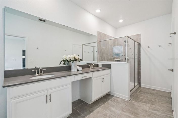 Image No.10-3 Bed House for sale