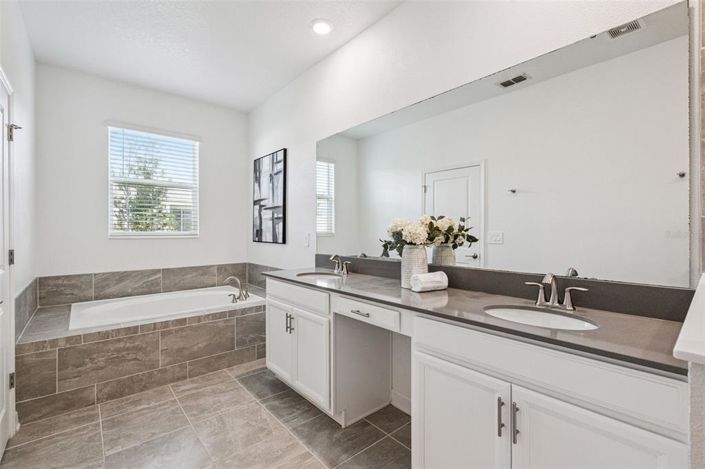 Image No.11-3 Bed House for sale