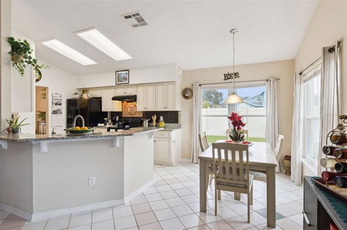 Image No.13-4 Bed House for sale