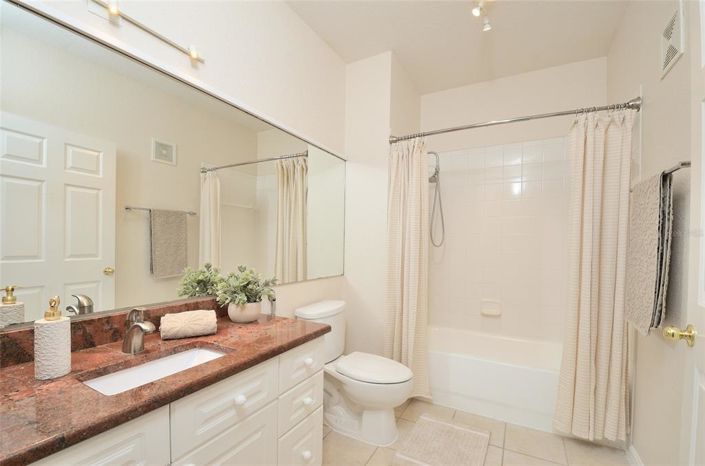 Image No.22-Appartement de 2 chambres à vendre à Saint John