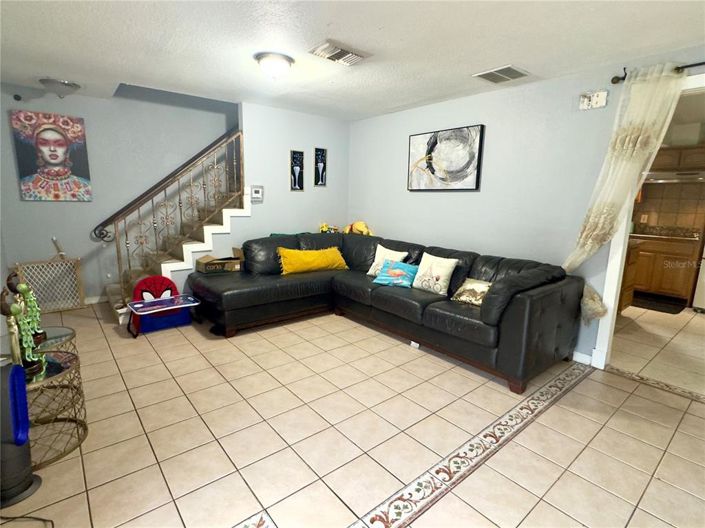 Image No.11-4 Bed House for sale