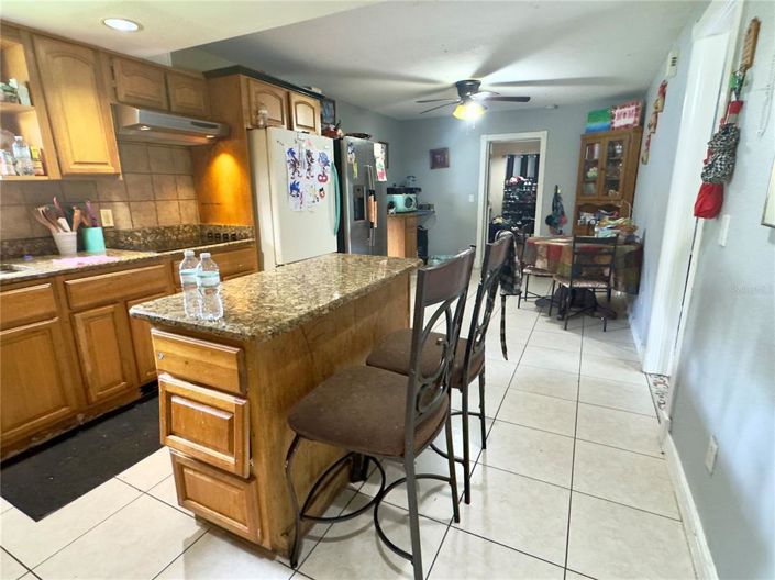 Image No.16-4 Bed House for sale