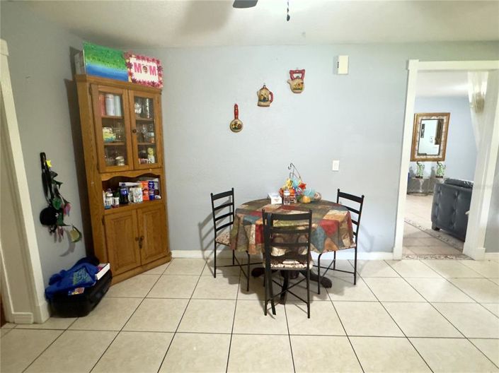 Image No.19-4 Bed House for sale