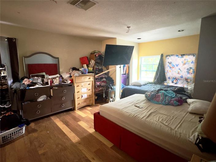 Image No.20-4 Bed House for sale