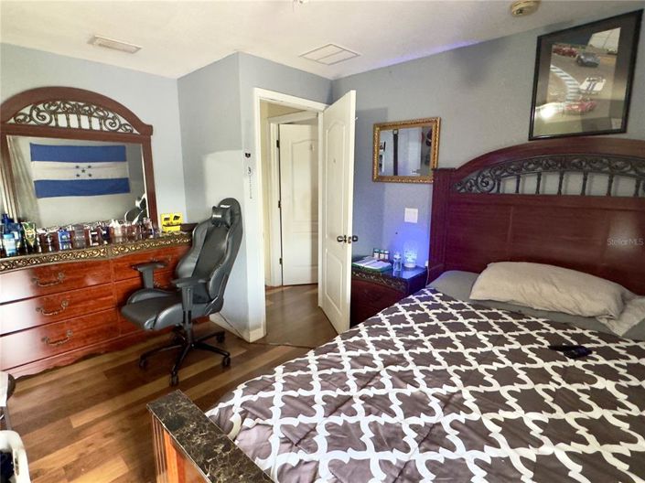 Image No.28-4 Bed House for sale