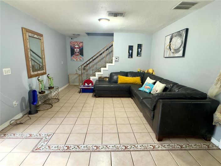 Image No.7-4 Bed House for sale