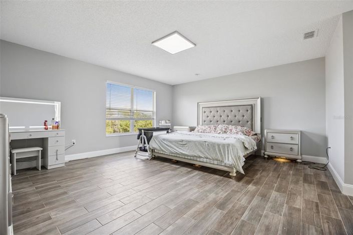 Image No.35-4 Bed House for sale