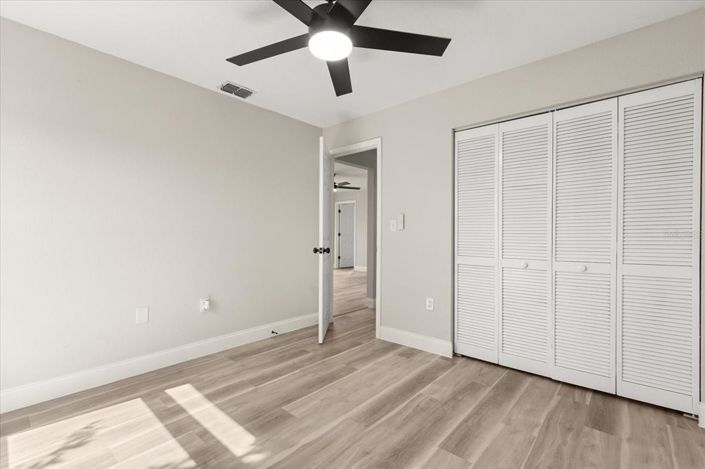 Image No.12-2 Bed Townhouse for sale