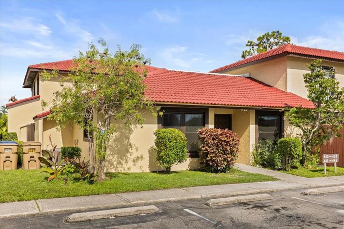 Image No.2-2 Bed Townhouse for sale