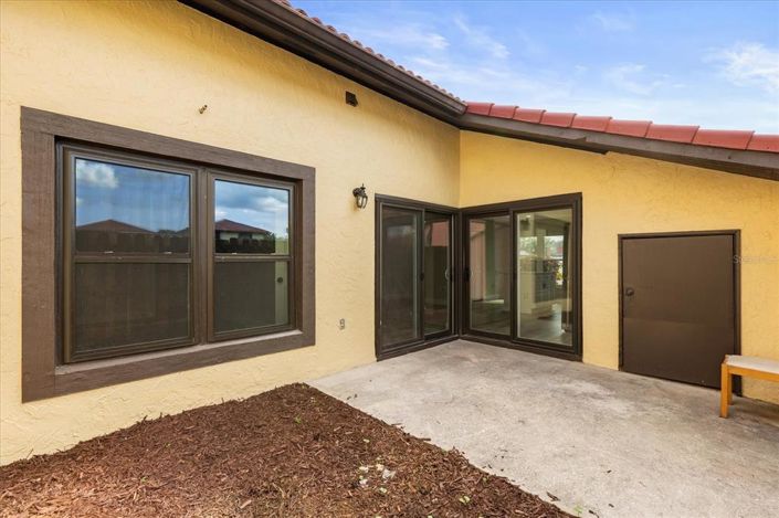 Image No.21-2 Bed Townhouse for sale