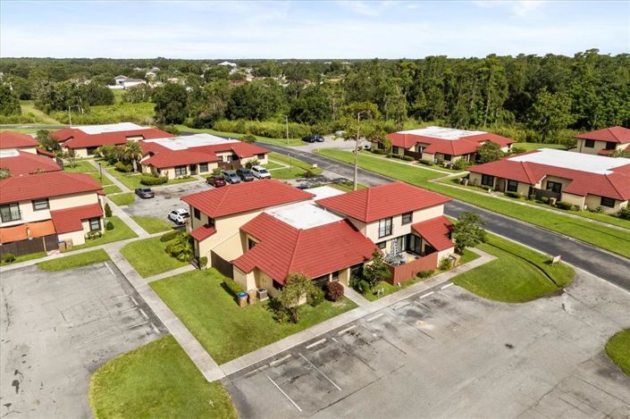 Image No.23-2 Bed Townhouse for sale