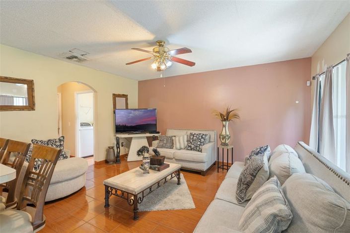 Image No.11-4 Bed House for sale