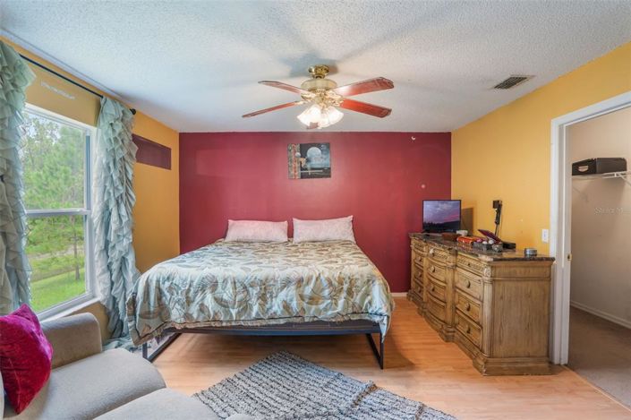 Image No.13-4 Bed House for sale